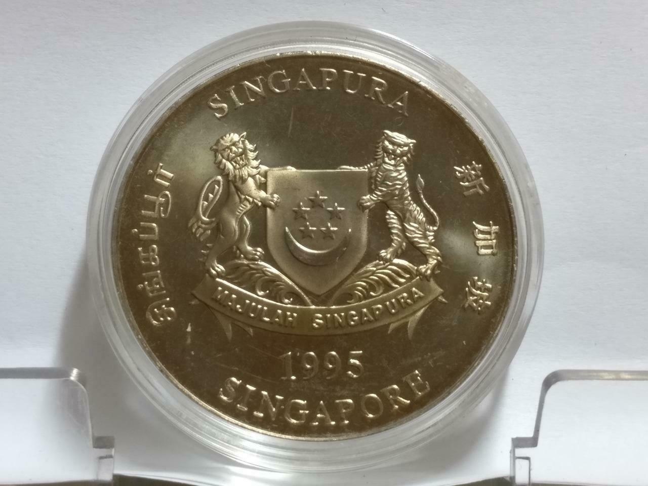 Singapore $10 Pig 1995 2nd Series Zodiac Copper Nickel Coin With Box (C054b)