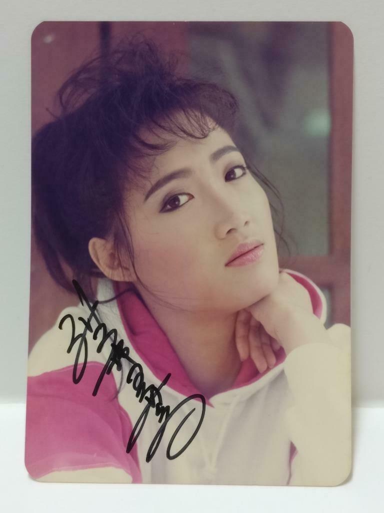 Vintage Singapore Actress 洪慧芳 Hong Hui Fang Signed Autograph Photo F/S (P022)