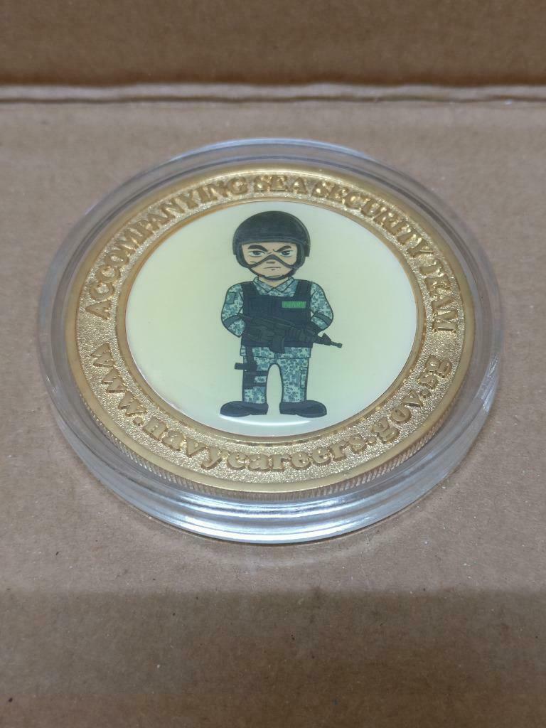 Singapore Navy ASSeT Trooper Gold Color Sourvenir Coin With Case (A1918)